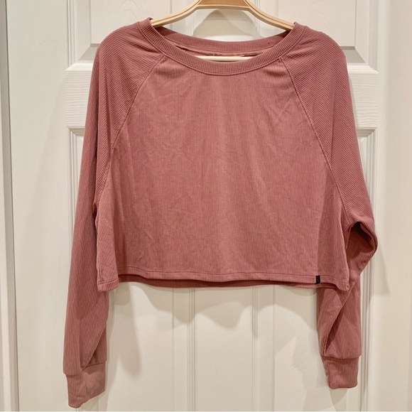 Victoria’s Secret Dusty Rose Pink Ribbed Cropped Long Dolman Sleeves Top - Picture 2 of 7